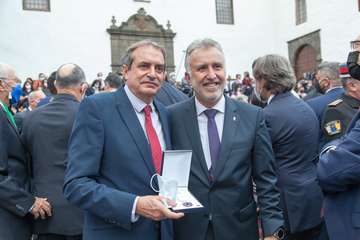 Los Reyes presiden el acto de homenaje al pueblo palmero/Acfi Press.