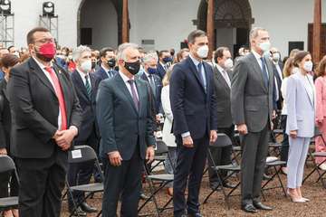 Los Reyes presiden el acto de homenaje al pueblo palmero/Acfi Press.