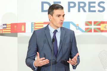  Sánchez y autonomías pactan en La Palma que habrá medidas fiscales para bajar la energía/Acfi Press.