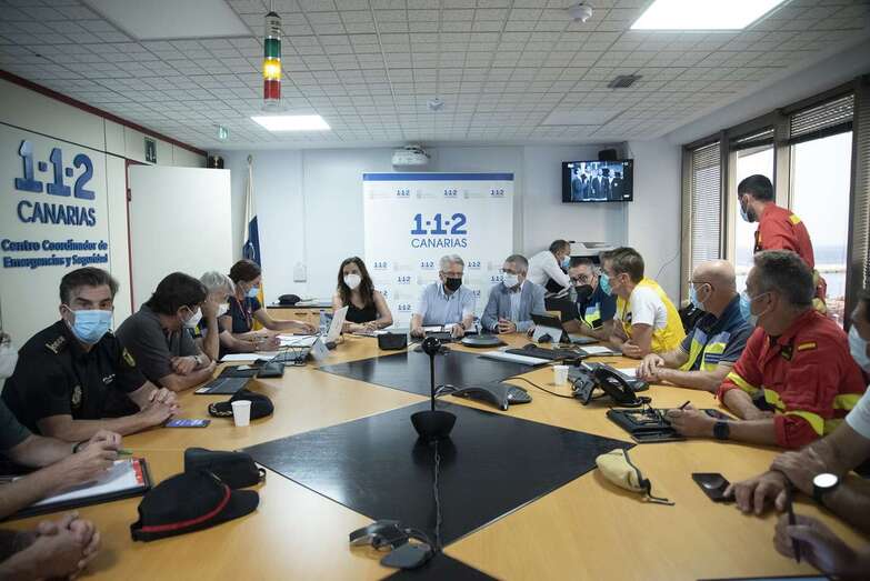  Reunión técnica de tarde sobre la extinción del incendio forestal en el norte de Tenerife/Acfi Press.
