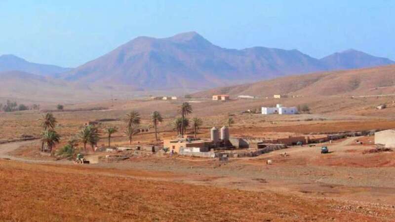 Paisaje árido de Fuertevcentura/C7.