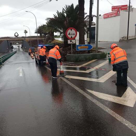 Efectivos de Protección Civil esta tarde en El Goro/TA.