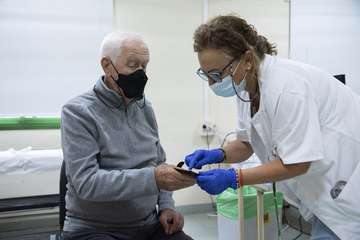 Canarias inicia la vacunación de la cuarta dosis adaptada a varientes Omicron/Acfi Press.