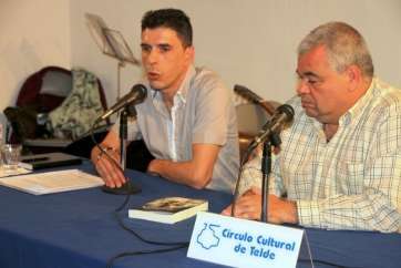 Un momento de la presentación del libro (Foto Jesús Ruiz Mesa)