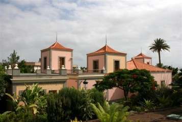 Instalaciones de la biblioteca de Arnao (Foto TA)