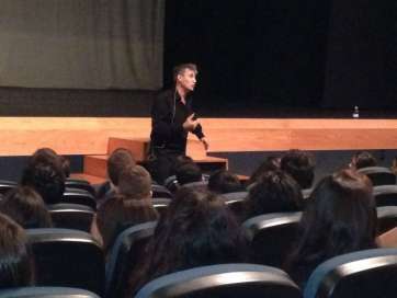 Un momento del acto celebrado este jueves en el teatro (Foto TA)