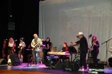 Momento de la actuación de la banda (Foto Antonio Alí)