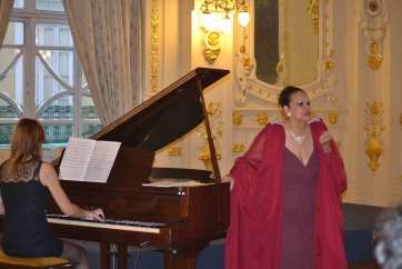 La soprano en un recital reciente en el Gabinete Literario (Foto TA)
