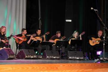 Actuación del Grupo Amidis en el Teatro (Foto TA)