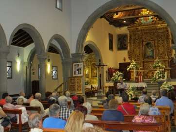 Asistentes a la visita guiada a la ermita de Jinámar (Foto TA)