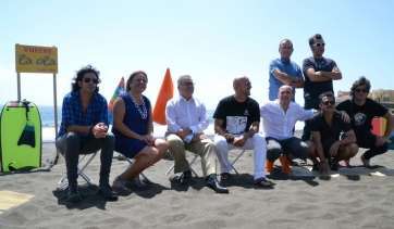 Castellano y Bravo de Laguna junto a integrantes de Los Coquillos y Los Lola, este jueves en La Garita (Foto TA)