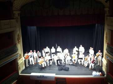 Los Faycanes durante su actuación en el teatro Cervantes de Béjar (Foto TA)