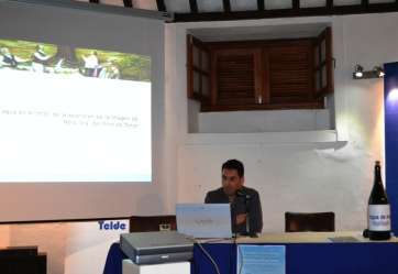 El historiador Gustavo Trujillo en un momento de su intervención (Foto TA)