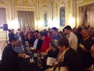 Momento de la presentación del libro (Foto TA)