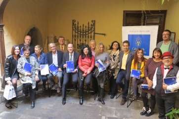 Foto de familia de los responsables de los museos insulares de Gran Canaria (Foto TA)