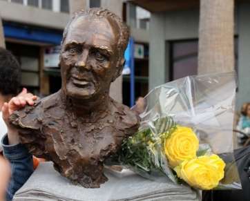 Escultura de Sindo Saavedra (Foto Jesús Ruiz Mesa)