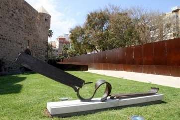 Escultura de Chirino en el Castillo de la Luz (Foto Jesús Ruiz Mesa)