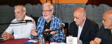 Imagen de la presentación del libro esta noche en El Casino de Telde (Foto TA)