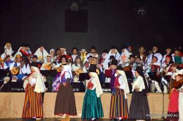 Momento del acto (Foto Antonio Alí)