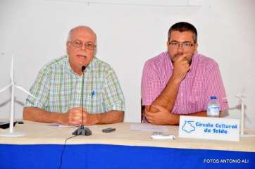 Rafael Martel (d), junto al presentador del acto, Fernando Ojeda (Foto Antonio Alí)