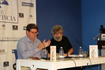 Momento de la presentación del libro Santorales y Diablos del teldense Luis Arencibia y Jonathan Allen (Foto de Jesús Ruiz Mesa)