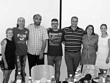 Foto de familia de los premiados y los organizadores (Foto TA)