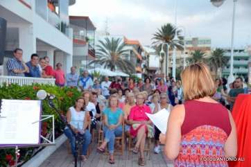 Imagen de la velada en homenaje de Luis Natera, ayer en Salinetas (Foto Antonio Alí)