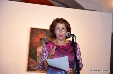 La artista Mercedes Alemá, en un momento de la inauguración de la exposición (Foto Antonio Alí)