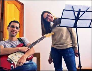 La cantante Claudia Suahe y el guitarrista José Ortega, componentes del dúo (Foto TA)