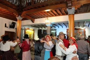 Momento del encuentro folclórico (Foto Jesús Ruiz Mesa)