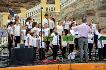 Imagen de archivo de una actuación del coro en Melenara (Foto TA)