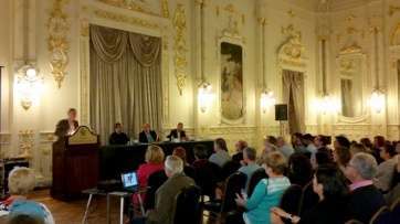 Un momento del acto celebrado en el Gabinete Literario (Foto Jesús Ruiz Mesa)