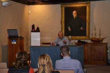 El escritor Antonio Cabanillas de Blas, esta tarde-noche en la Casa-Museo (Foto TA)