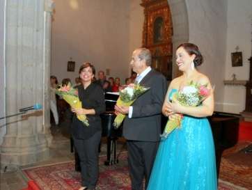 Un momento del recital ofrecido en la iglesia de San Francisco (Foto Jesús Ruiz Mesa)