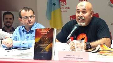 Momento del acto celebrado esta noche en la sede de IUC en Telde (Foto TA)