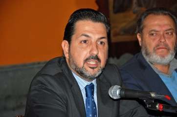 Imagen de archivo de Christian Santana, en la presentación de una de sus obras en Telde (Foto TA)