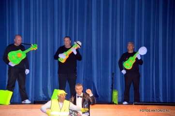 Momento del espectáculo de anoche en el Teatro Municipal (Foto Antonio Alí)