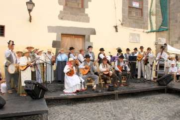 Agrupación foclórica Arnao (Foto TA)
