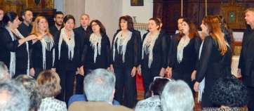 Momento de la interpretación del coro, esta noche, en el concierto de Año Nuevo (Foto Antonio Alí)