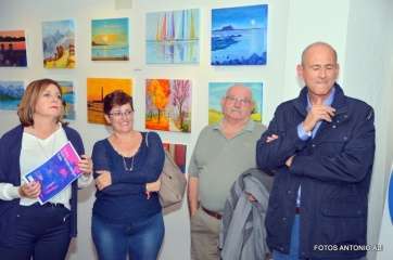 La muestra colectiva se inauguró anoche y puede ser visitada hasta el 9 de febrero en el Teatro Municipal (Foto Antonio Alí)
