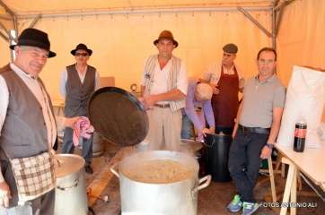 Preparación del potaje de jaramagos (Foto Antonio Alí)