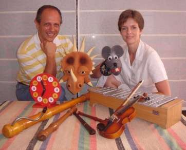  Ricardo Ducatenzeiler y Chris Kapp enseñarán a los escolares con canciones didácticas (Foto TA).