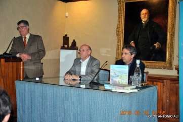 Momento de la presentación del libro (Foto Antonio Alí)