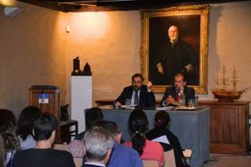 Faraldo Jarillo, primero por la izquierda, esta tarde en la Casa-Museo de Telde (Foto TA)