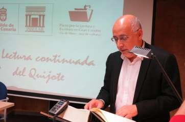 Momento de la lectura de El Quijote, hoy, en la Biblioteca Insular (Foto TA)