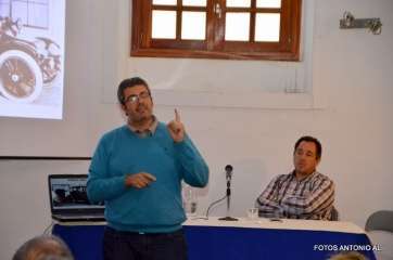 Momento de la charla de anoche en el CC de Telde (Foto Antonio Alí)