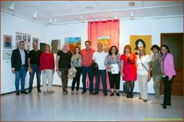 Participantes en la muestra pictórica colectiva (Foto Ildefonso Rodríguez)
