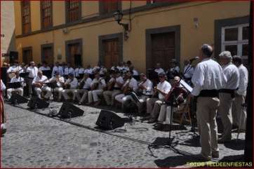 Los Faycanes, en el concierto de este mediodía en Vegueta (Foto Teldeenfiestas.com)