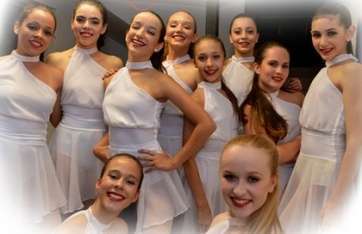 Alumnas de la Escuela de Danza (Foto TA)