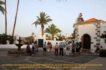 Un momento de la visita guiada por San Francisco (Foto Jesús Ruiz Mesa)